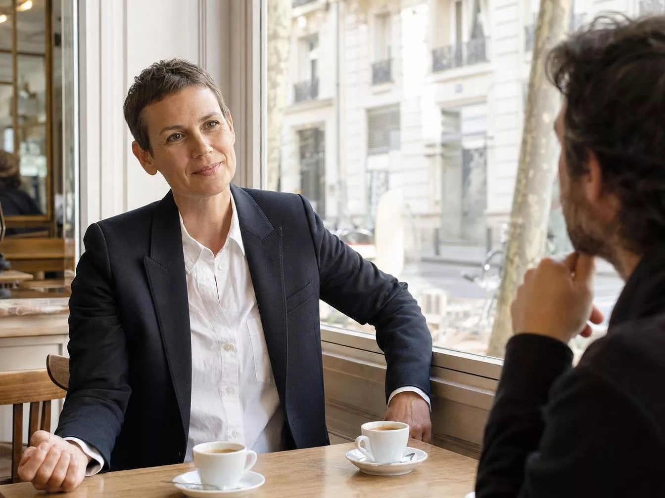 Femme masculine : comment rencontrer un homme sans changer de style ?